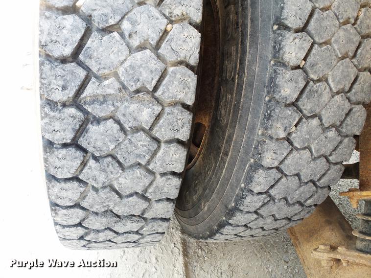 image for item DB7119 2002 International 2554 dump truck