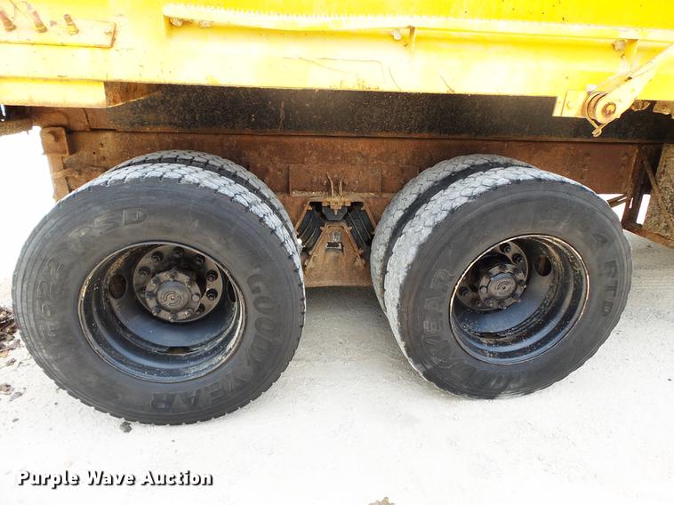 image for item DB7119 2002 International 2554 dump truck