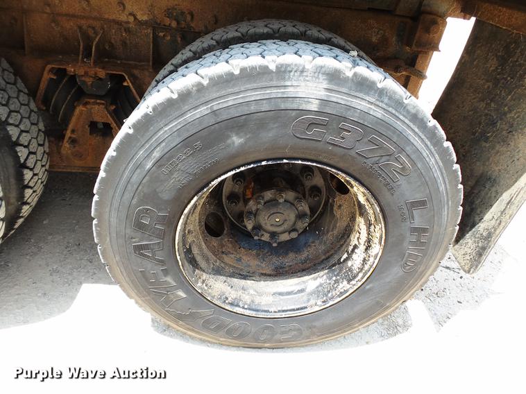 image for item DB7119 2002 International 2554 dump truck