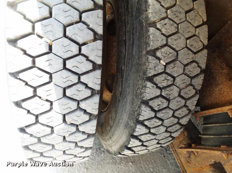 image for item DB7119 2002 International 2554 dump truck