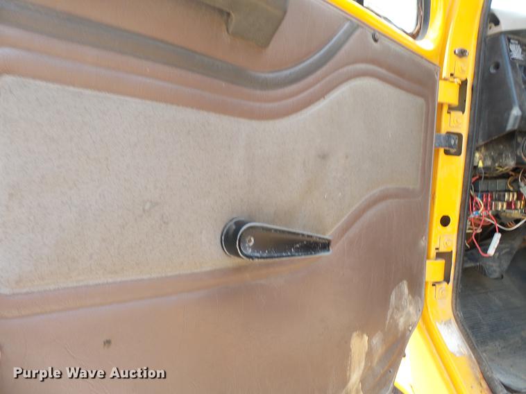 image for item DB7119 2002 International 2554 dump truck