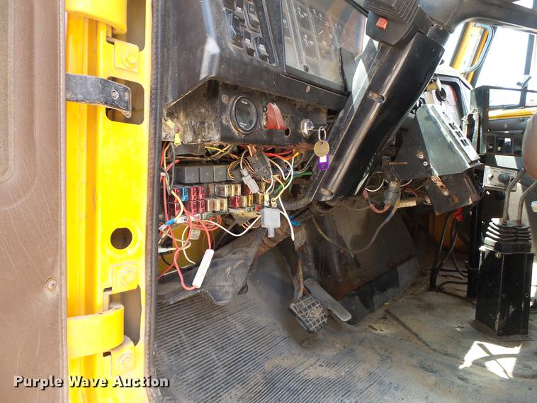 image for item DB7119 2002 International 2554 dump truck