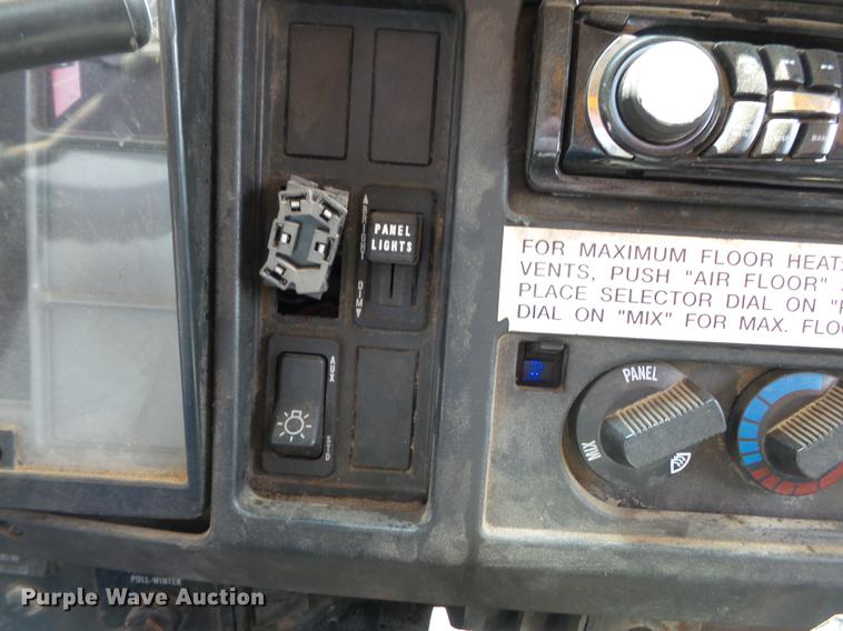 image for item DB7119 2002 International 2554 dump truck