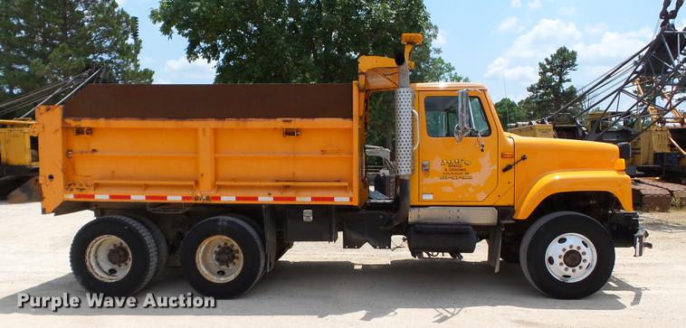 image for item DB7120 2002 International 2554 dump truck