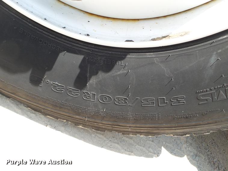 image for item DB7120 2002 International 2554 dump truck