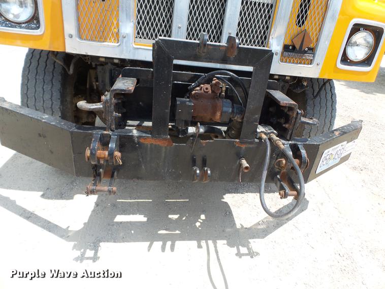 image for item DB7120 2002 International 2554 dump truck