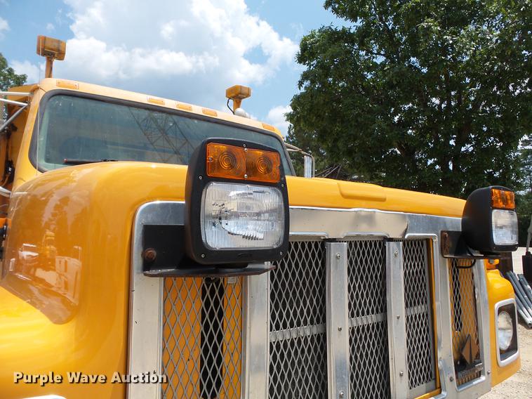 image for item DB7120 2002 International 2554 dump truck