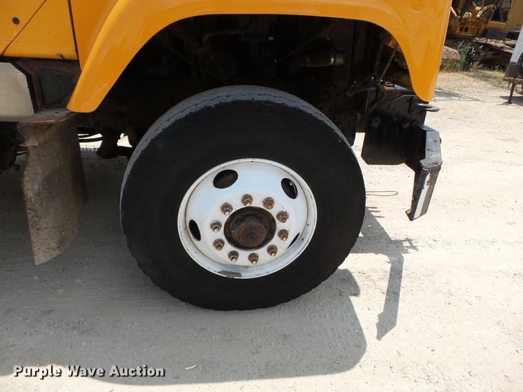 image for item DB7120 2002 International 2554 dump truck