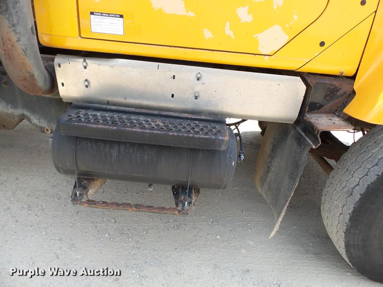 image for item DB7120 2002 International 2554 dump truck