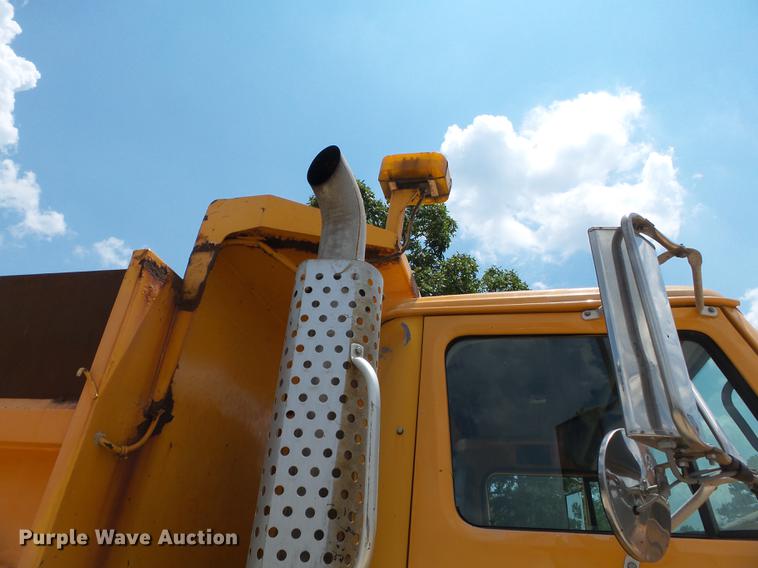 image for item DB7120 2002 International 2554 dump truck