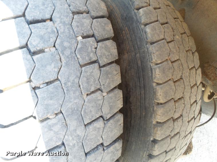 image for item DB7120 2002 International 2554 dump truck