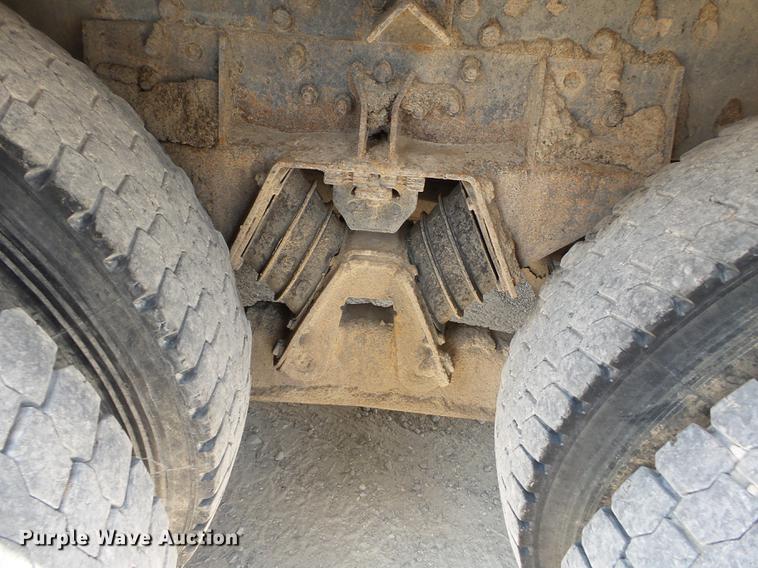 image for item DB7120 2002 International 2554 dump truck