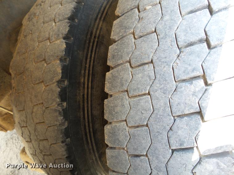 image for item DB7120 2002 International 2554 dump truck