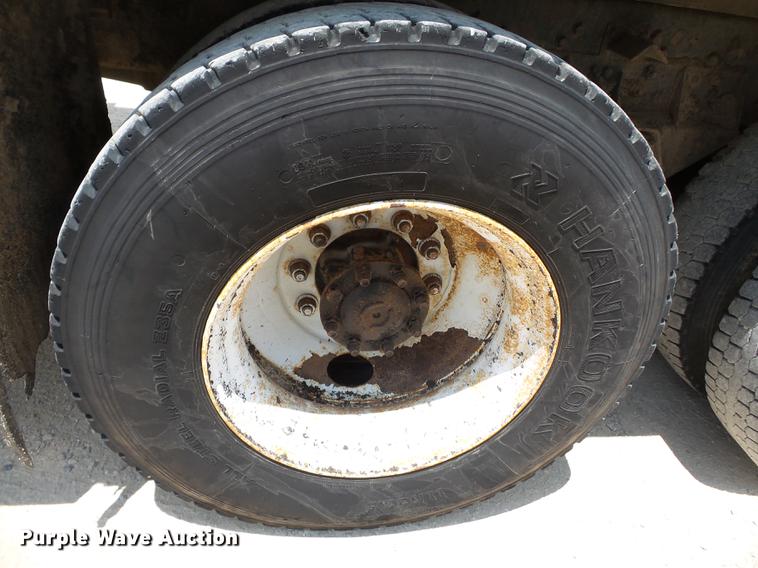 image for item DB7120 2002 International 2554 dump truck