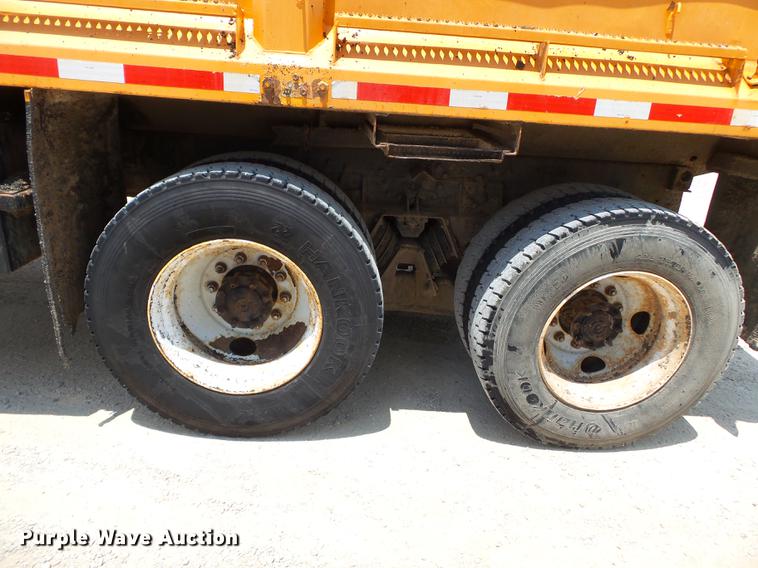 image for item DB7120 2002 International 2554 dump truck