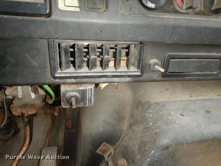 image for item DB8479 1996 International 4900 dump truck