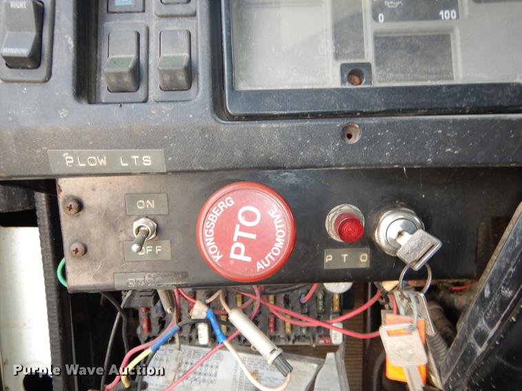 image for item DB8479 1996 International 4900 dump truck