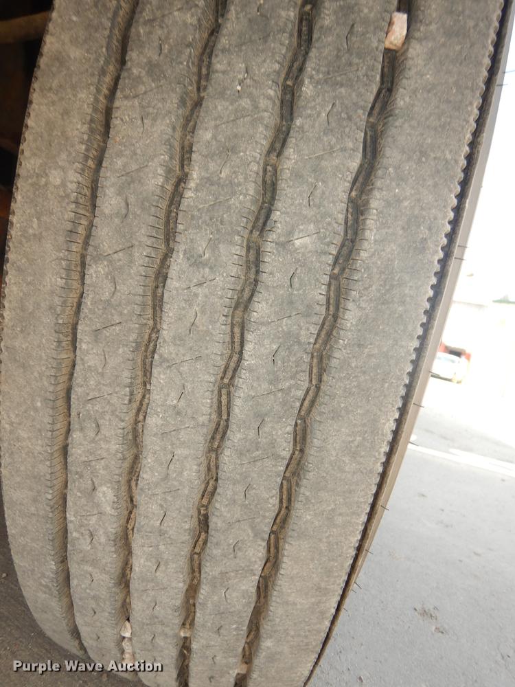 image for item DB8479 1996 International 4900 dump truck