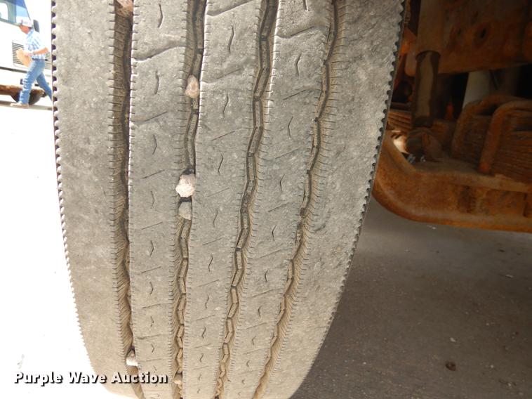 image for item DB8479 1996 International 4900 dump truck