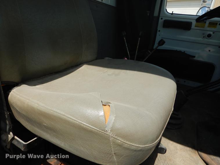 image for item DB8479 1996 International 4900 dump truck