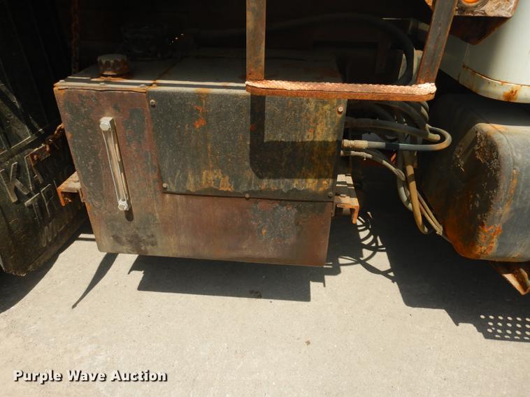 image for item DB8479 1996 International 4900 dump truck