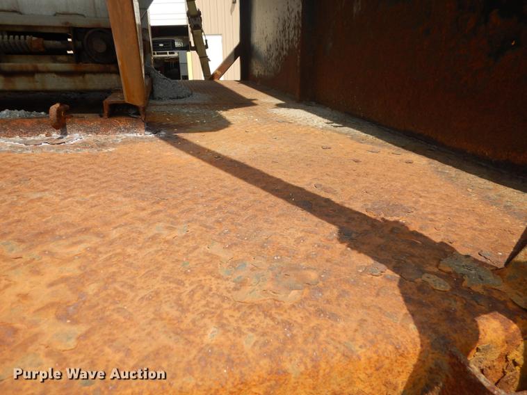 image for item DB8479 1996 International 4900 dump truck