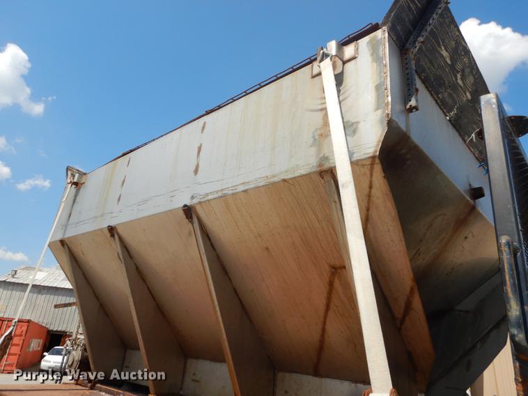 image for item DB8479 1996 International 4900 dump truck