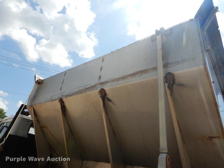 image for item DB8479 1996 International 4900 dump truck