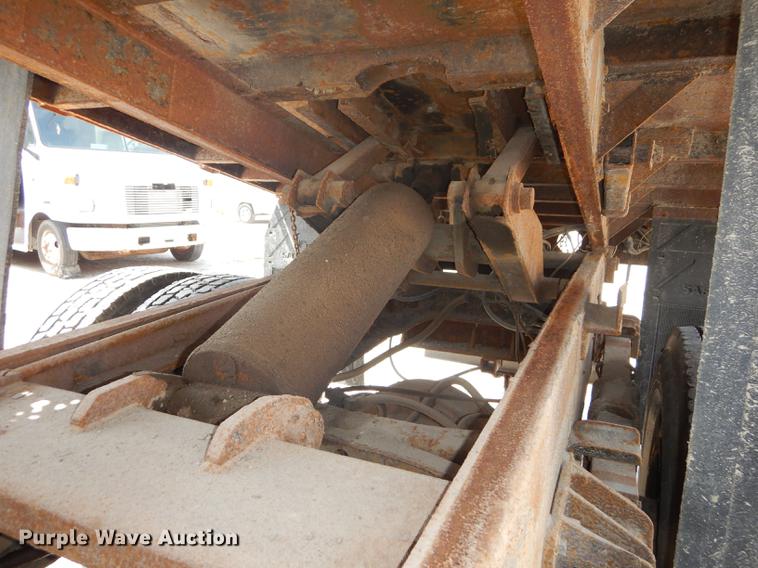 image for item DB8479 1996 International 4900 dump truck