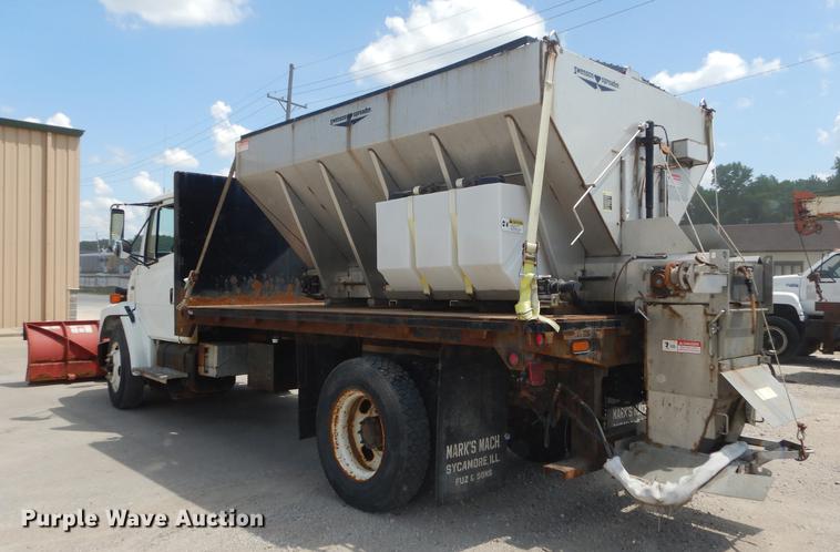 image for item DB8481 2002 Freightliner FL60 flatbed truck