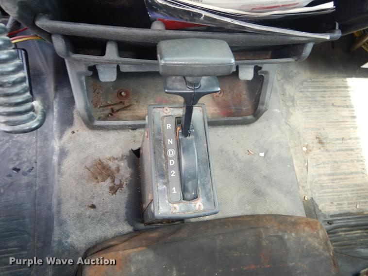 image for item DB8481 2002 Freightliner FL60 flatbed truck