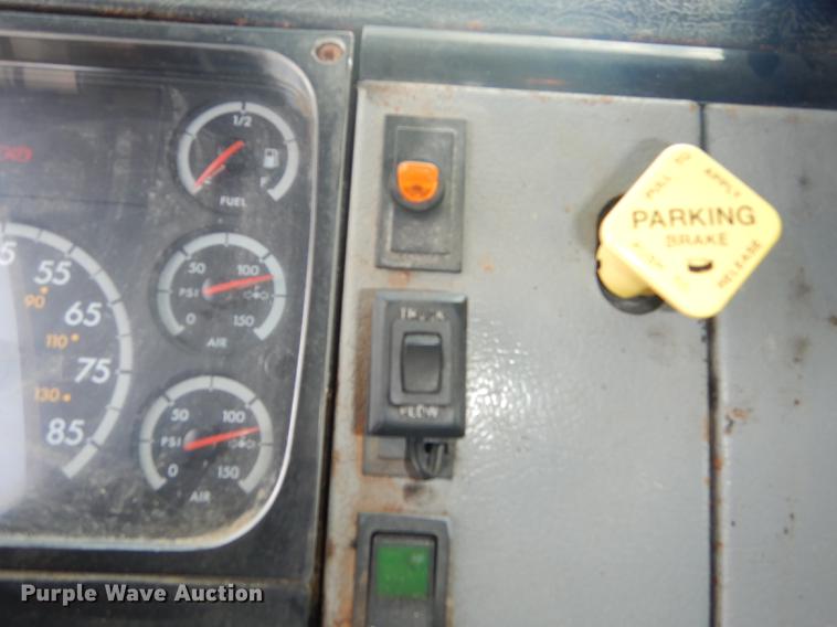 image for item DB8481 2002 Freightliner FL60 flatbed truck