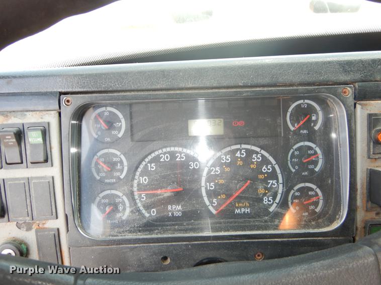 image for item DB8481 2002 Freightliner FL60 flatbed truck