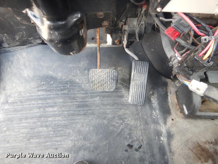 image for item DB8481 2002 Freightliner FL60 flatbed truck