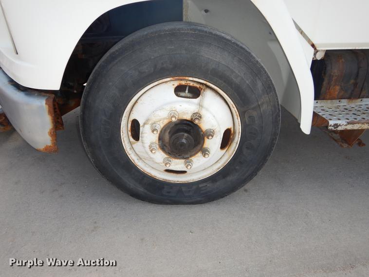 image for item DB8481 2002 Freightliner FL60 flatbed truck