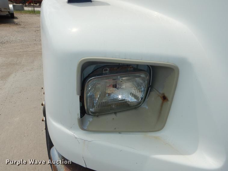 image for item DB8481 2002 Freightliner FL60 flatbed truck