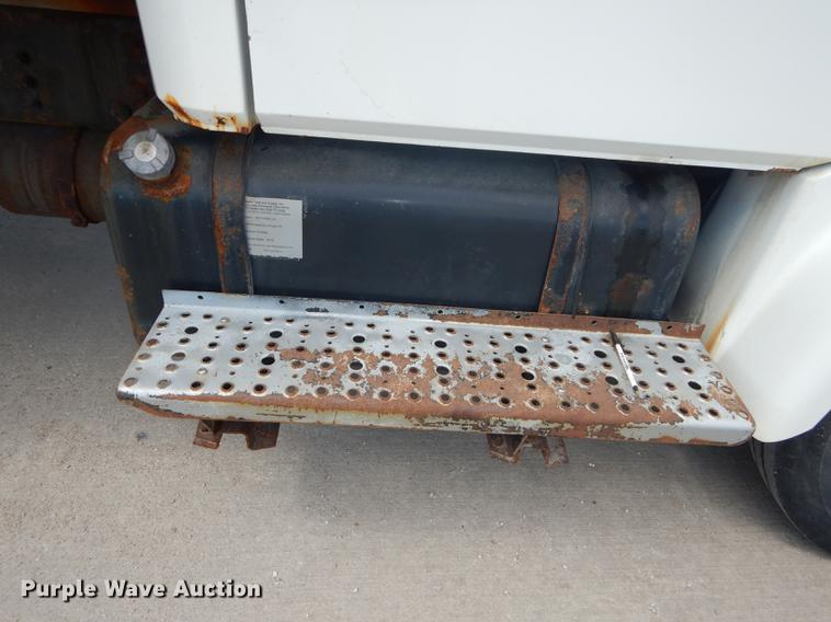 image for item DB8481 2002 Freightliner FL60 flatbed truck