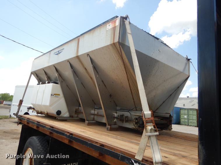 image for item DB8481 2002 Freightliner FL60 flatbed truck