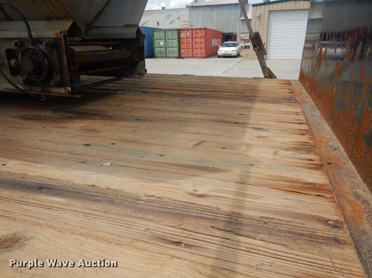 image for item DB8481 2002 Freightliner FL60 flatbed truck