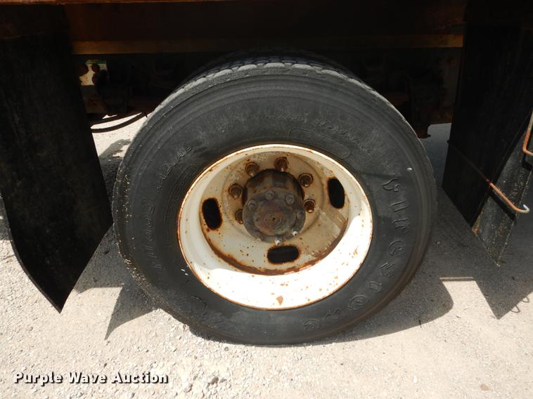 image for item DB8481 2002 Freightliner FL60 flatbed truck