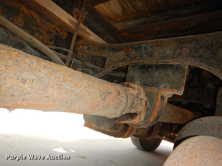 image for item DB8481 2002 Freightliner FL60 flatbed truck