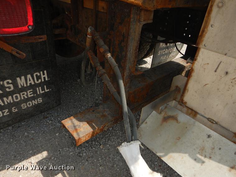 image for item DB8481 2002 Freightliner FL60 flatbed truck