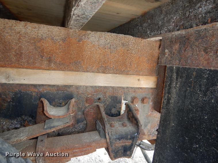 image for item DB8481 2002 Freightliner FL60 flatbed truck