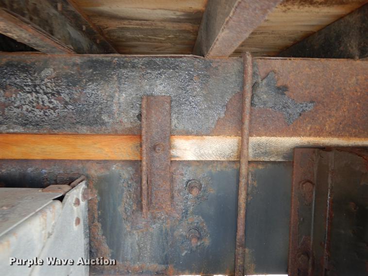 image for item DB8481 2002 Freightliner FL60 flatbed truck