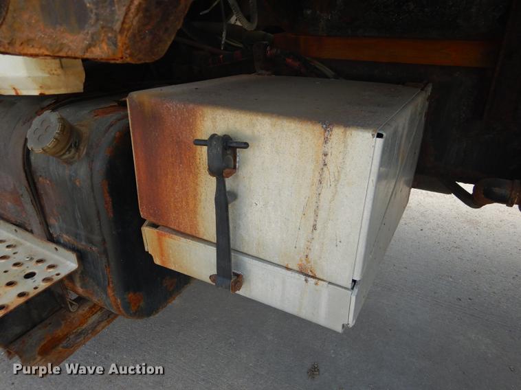 image for item DB8481 2002 Freightliner FL60 flatbed truck