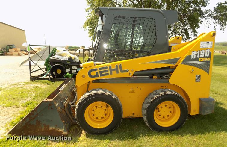 image for item DB8710 2014 Gehl R190 skid steer
