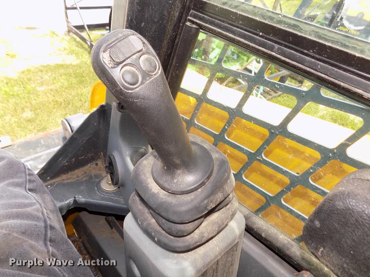 image for item DB8710 2014 Gehl R190 skid steer