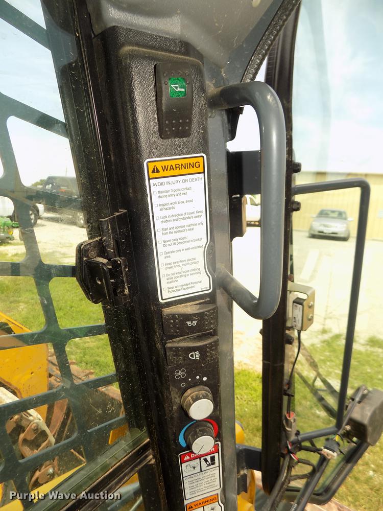 image for item DB8710 2014 Gehl R190 skid steer