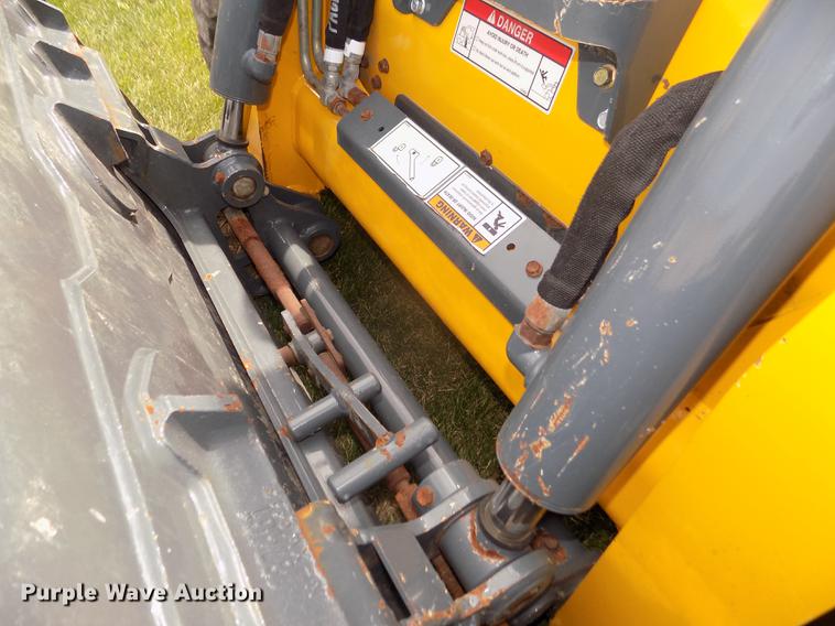 image for item DB8710 2014 Gehl R190 skid steer