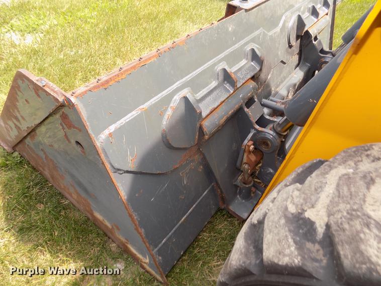 image for item DB8710 2014 Gehl R190 skid steer